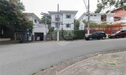 Casa com 3 quartos à venda na Rua Duartina, --, Sumaré, São Paulo