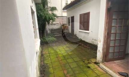 Casa térrea com 6 quartos à venda ou para locação em Perdizes - SP