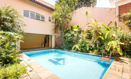 Sobrado com 4 quartos à venda em Alto De Pinheiros - SP