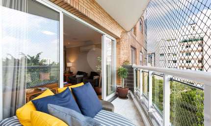 Apartamento com 3 quartos à venda ou para locação em Vila Madalena - SP