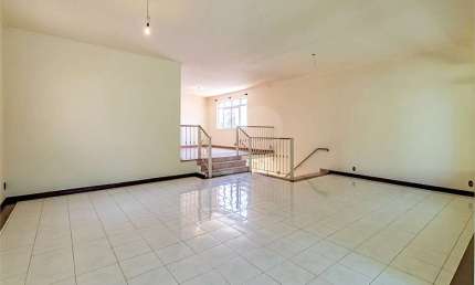 Casa térrea com 3 quartos à venda ou para locação em Vila Hamburguesa - SP