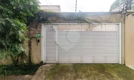 Casa térrea com 4 quartos à venda ou para locação em Alto De Pinheiros - SP