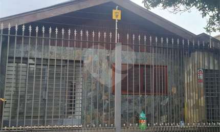 Casa térrea com 3 quartos à venda ou para locação em Instituto De Previdência - SP