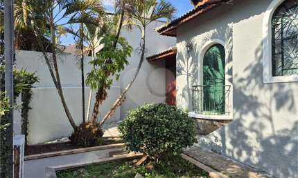 Casa térrea com 2 quartos à venda ou para locação em Caxingui - SP