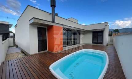 Casa nova com 3 quartos, piscina e área de festas na Guabiruba