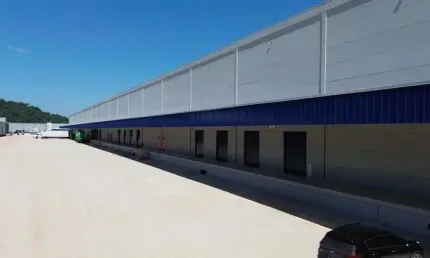 Galpão novo com 51.000m2 com docas em condomínio logístico em itajaí