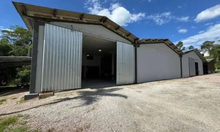 Galpão com 750m2 para locação no Bairro Óleo Grande em Gaspar - SC