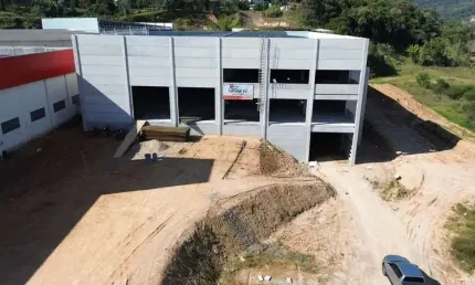 Barracão / Galpão / Depósito para alugar no Limoeiro, Brusque  por R$ 65.000