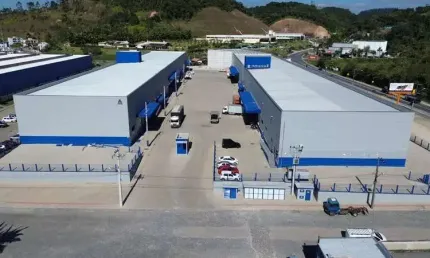Barracão / galpão / depósito para alugar no bateas, brusque  por r$ 33.000