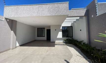 Casa à venda em Maringá, JARDIM IMPERIAL, com piscina e 3 Quartos
