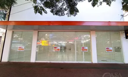Salão comercial Na Rua Joubert de Carvalho entre a Av. Paraná e Av. Duque de Cax