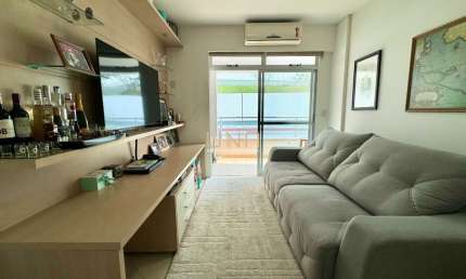 Apartamento com 2 quartos sendo 1 suíte, no centro de Florianópolis