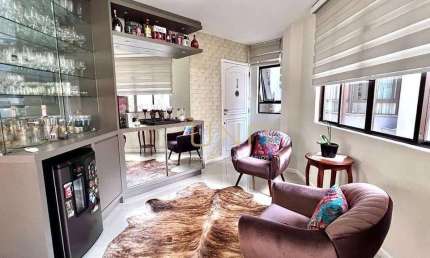 Apartamento Residencial à venda, Centro, Florianópolis - AP0127.