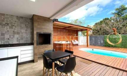 Casa com 4 dormitórios à venda, 225 m² por R$ 2.600.000,00 - Jurerê - Florianópolis/SC