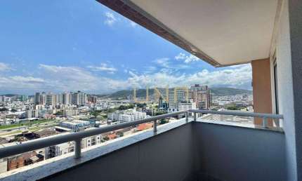 Lindo apartamento de 03 quartos, próximo ao shopping Itaguaçu.