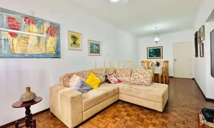 Apartamento no centro da cidade, com 02 quartos sendo uma suíte, uma vaga de garagem.