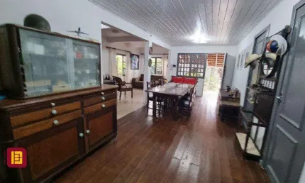 Casa com 5 quartos à venda na Rua Isid Dutra, 1658, Sambaqui, Florianópolis