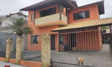 Casa com 4 quartos à venda na Frei Albano, 64, Centro, São José