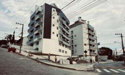 Cobertura duplex, 3 dormitórios, 1 suíte, sala espaçosa, varanda com churrasqueira