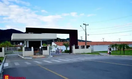 Casa em condomínio fechado com 3 quartos à venda na Avenida Paulo Roberto Vidal, 2490, Bela Vista, Palhoça
