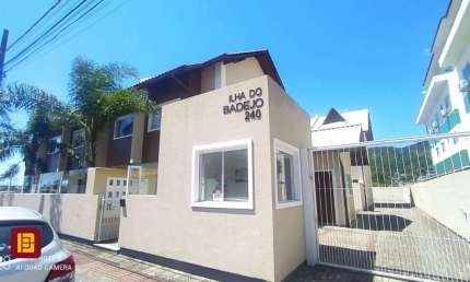 Casa Portal do Ribeirão, condomínio fechado. Financiavel.
