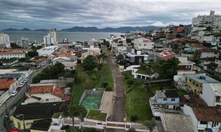Terreno em condomínio fechado à venda na Rua Marcelino Simas, 349, Estreito, Florianópolis