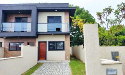 BROGNOLI VENDE - Casa residencial 02 dormitórios, sendo 02 suítes - Bairro São João Rio Vermelho.