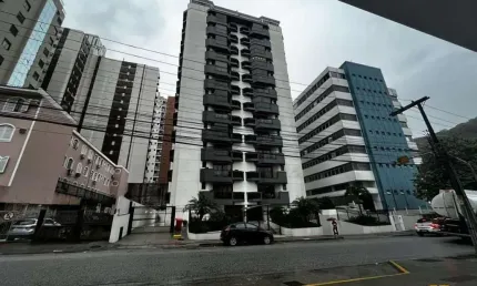 Apartamento no Centro de Florianópolis, 3 dorm. 2 suítes, 02 gar.