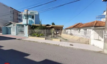 Casa com 3 quartos à venda na Rua Raimundo Correia, 96, Balneário, Florianópolis