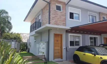 Brognoli vende - casa em condimínio com 2 dormitórios, sendo 2 suítes - cachoeira do bom jesus.