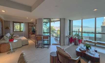 Apartamento vista mar - Bairro Coqueiros - 3 Dormitórios - 2 vagas - Florianópolis - SC
