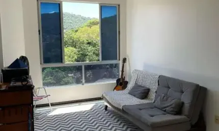 Apartamento de 2 dormitórios, sendo 1 suíte no saco dos limões.