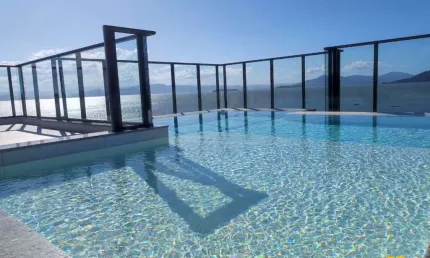 Apartamento à venda com 1 dormitório e 1 vaga no Cacupé, Florianópolis.