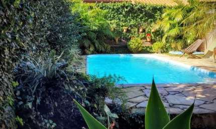 CASA MOBILIADA 2 DORMITÓRIOS E PISCINA NO BAIRRO CAMPECHE