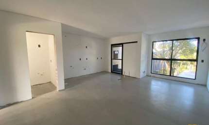 Apartamento de 01 dormitório com sacada e churrasqueira no Campeche em Florianópolis