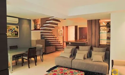 APARTAMENTO DUPLEX 2 SUITES NO CENTRO DE FLORIANÓPOLIS-SC