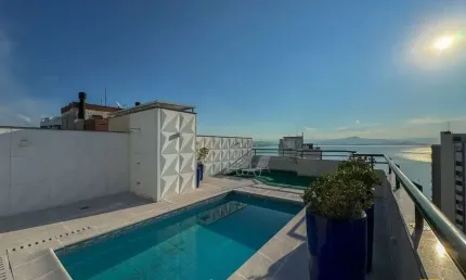 Cobertura frente mar na Agronômica - Mobiliada | 3 dormitórios | 2 vagas | Piscina | Floriánopolis