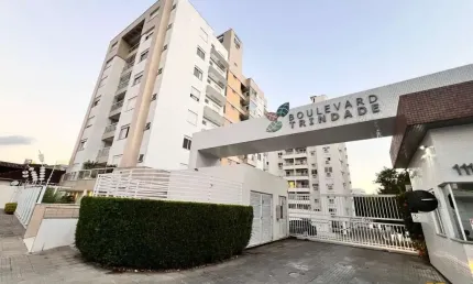 Apartamento 3 dormitórios, suíte, 3 vagas, na Trindade, Florianópolis/SC