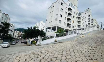 Apartamento a venda 1 dormitório com Garagem - Carvoeira