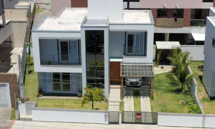Casa de 3 Suítes a venda a poucos metros da Praia do Rio Tavares - Florianópolis / SC