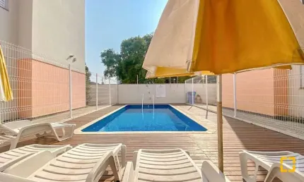 Apartamento mobiliado 2 dormitórios sacada churrasqueira 1 vaga - vargem grande florianópolis - sc