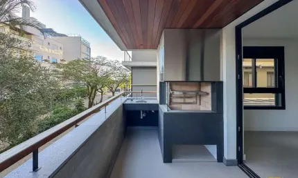 Apartamento com 4 suítes e acabamento premium em Jurerê Internacional - Florianópolis / SC