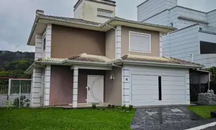 Casa à venda em condomínio fechado no córrego grande - florianópolis/sc