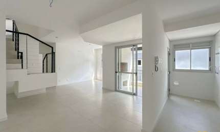 Apartamento duplex - 2 dormitórios, sendo 1 suíte - 2 vagas - Bairro Estreito - Florianópolis