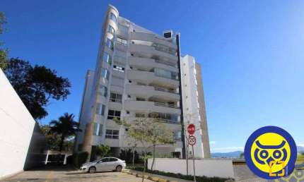 Apartamento com 3 suítes e 2 vagas no João Paulo - Florianópolis