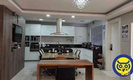 Casa 6 quartos (3 suites) em Condomínio Fechado no Cacupé