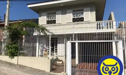Casa - 4 dormitórios - venda no centro de Florianópolis - viabilidade para o comércio