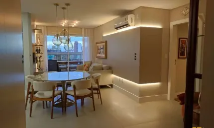 Apartamento à venda com 3 suítes, 2 vagas e hobby box no Kobrasol, São José