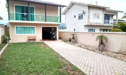 Casa 2 andares com 4 quartos, piscina no São Sebastião em Palhoça_SC
