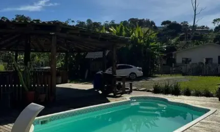 Sitio com 4.500 m2 com casa de 3 dormitórios, Potecas, São José, SC.